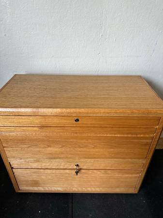 Solid Oak Locking 2 Drawer Lateral Filing Cabinet #0268
