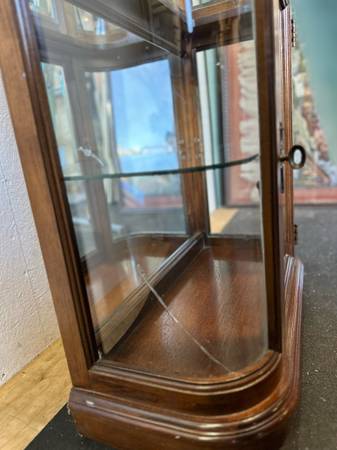 Pulaski Furniture Glass China Cabinet Display Hutch #0282