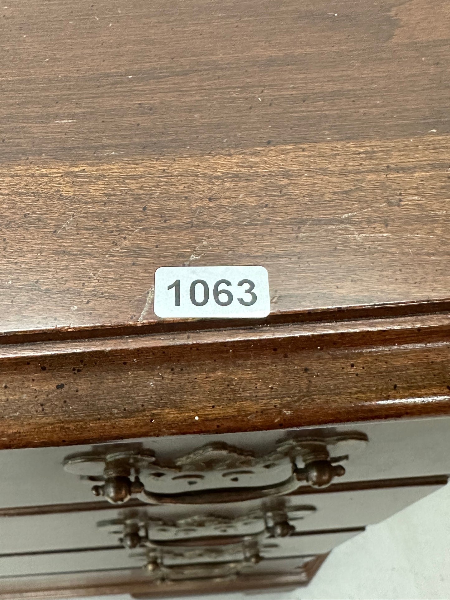 Ethan Allen Georgia Court Solid Cherry 8 Drawer Dresser #1063