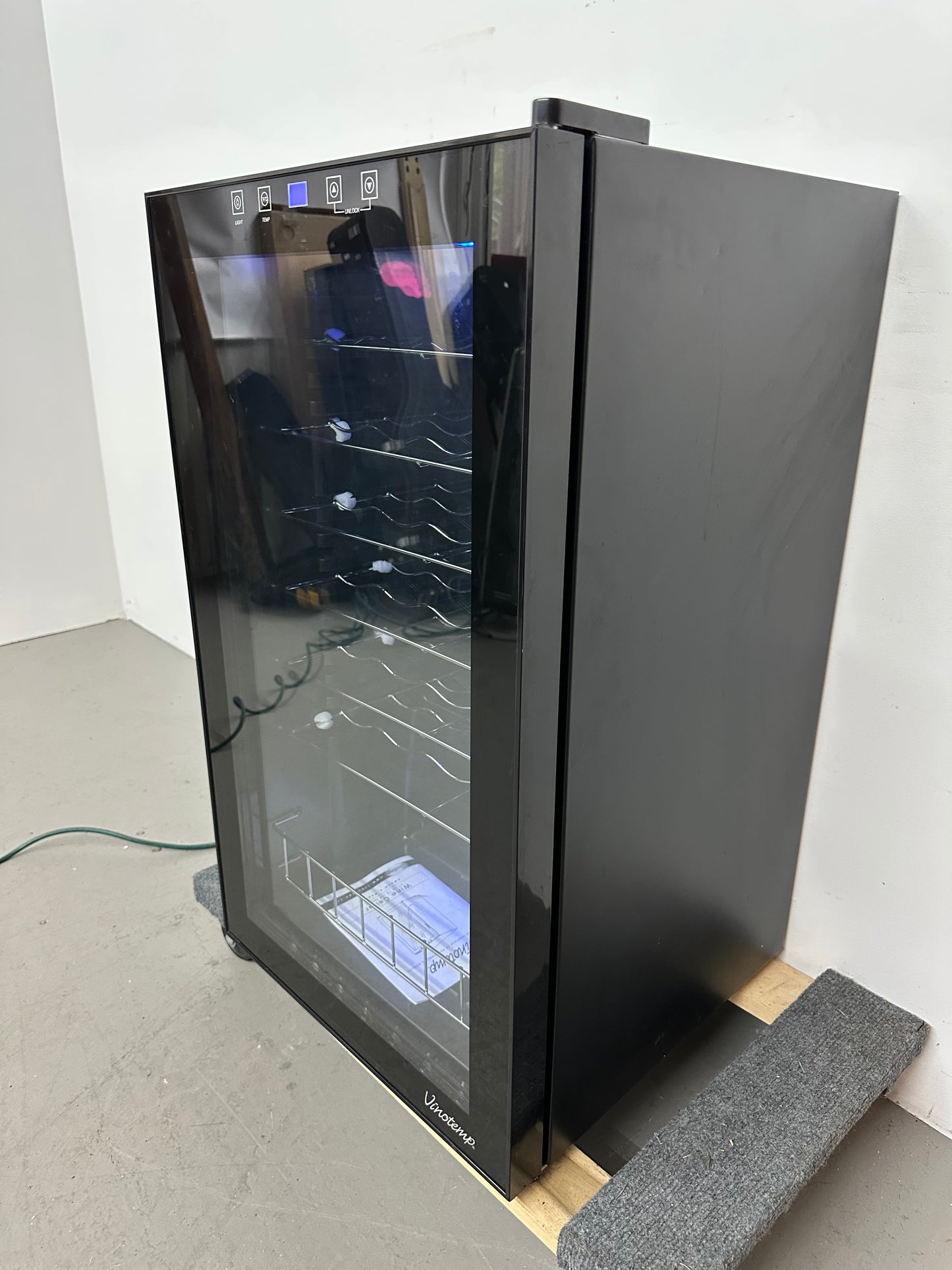 Vinotemp Wine Cooler 35 Bottle Mini Fridge #1088