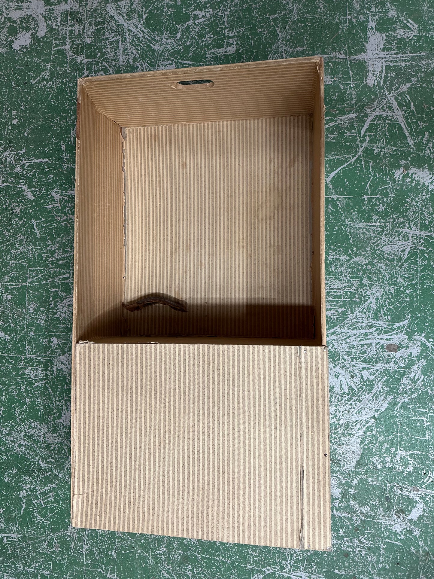 Antique Steamer Trunk #0976