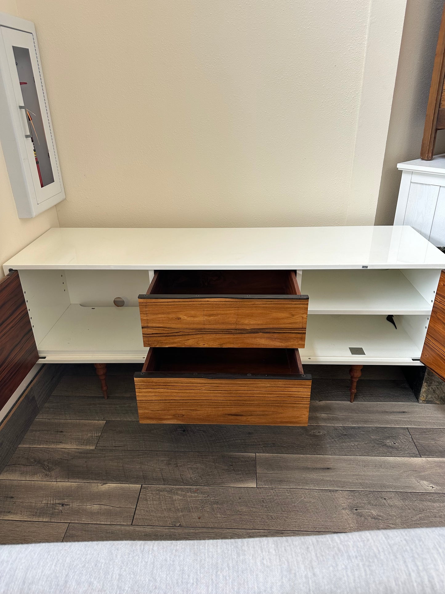 White Wood Accent Modern Media Credenza #0774