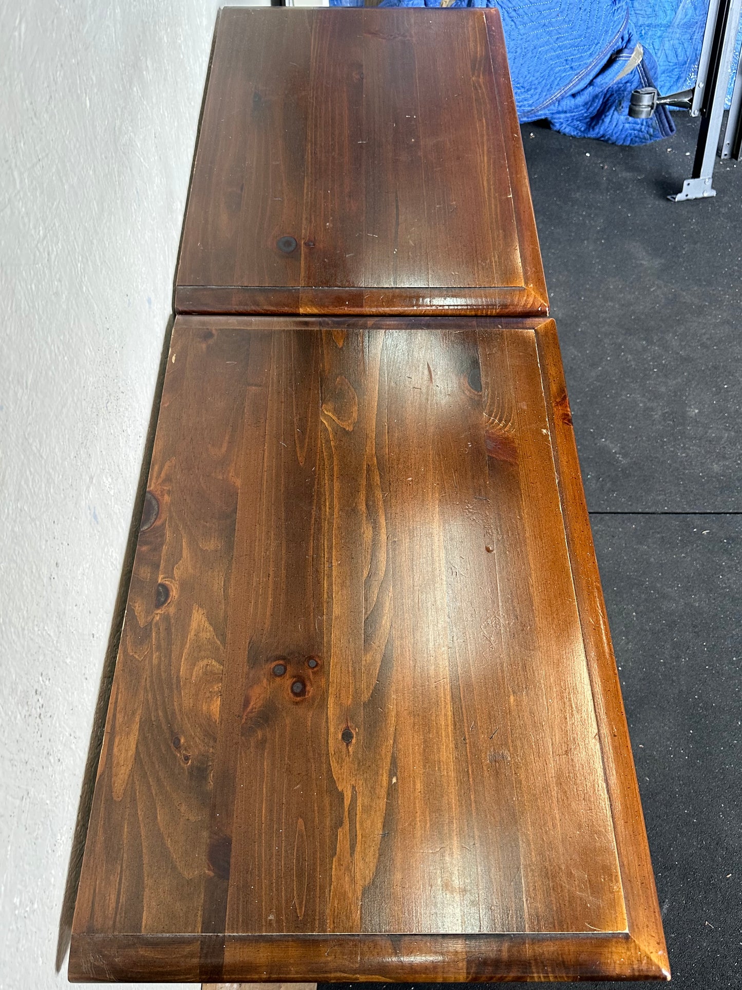 Young Hinkle Pair Solid Wood Night Stands End Tables #0464