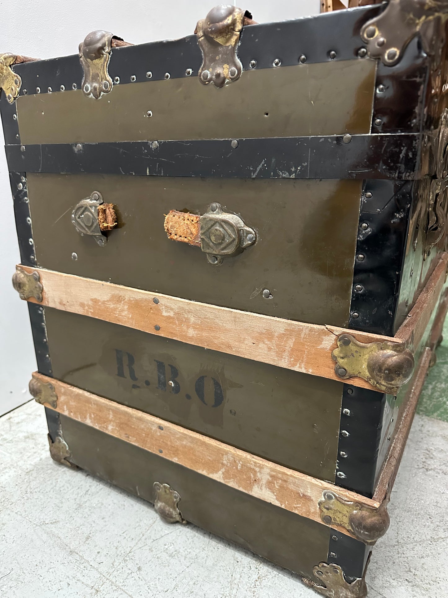 Antique Steamer Trunk #0976