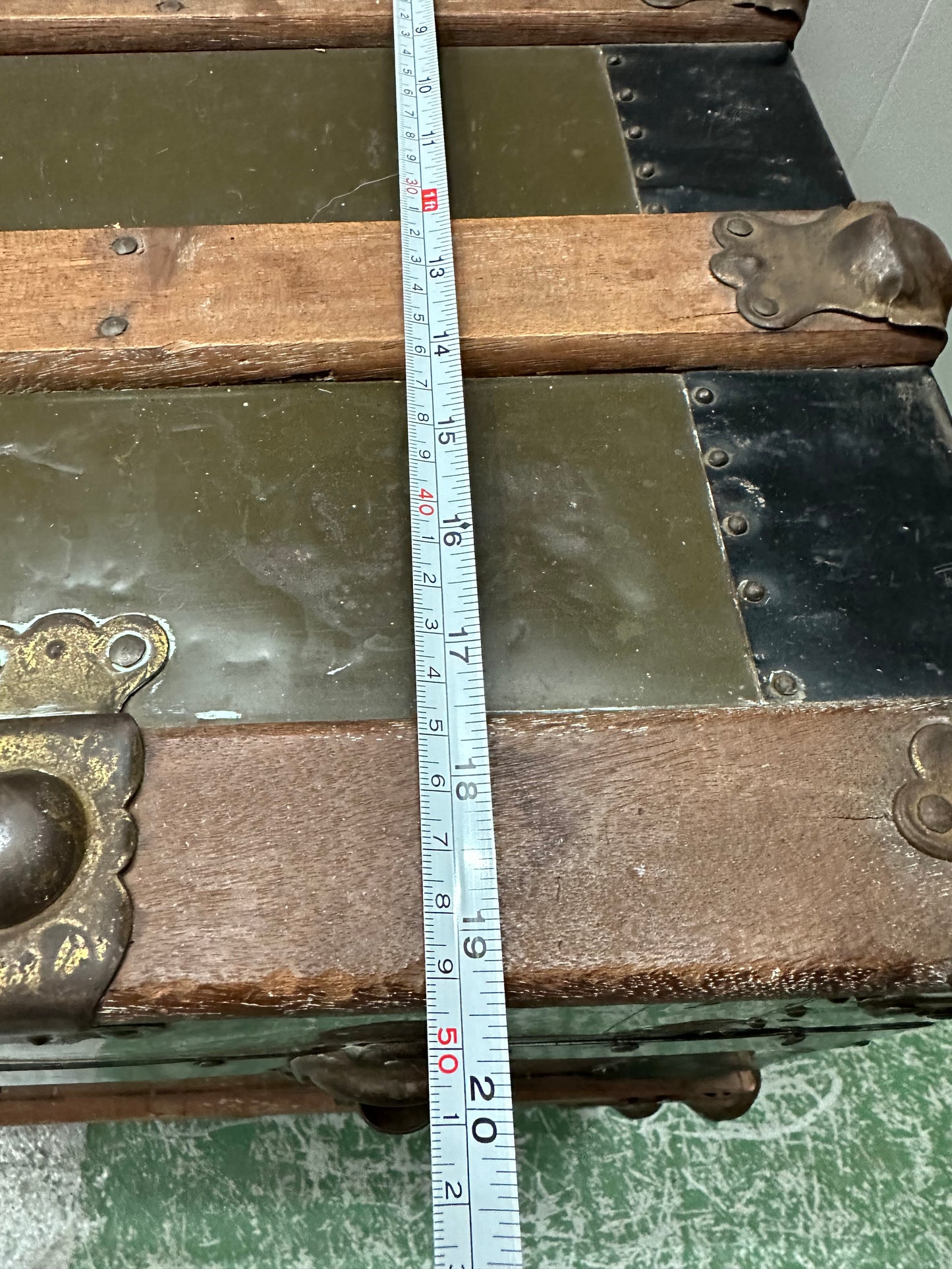 Antique Steamer Trunk #0976