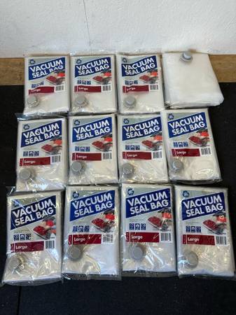 New In Plastic Large Vacuum Storage Bag Lot of 12 #0600