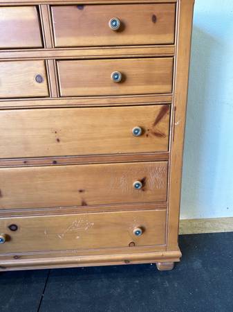 Knotty Pine solid Wood 7 Drawer Dresser #0225