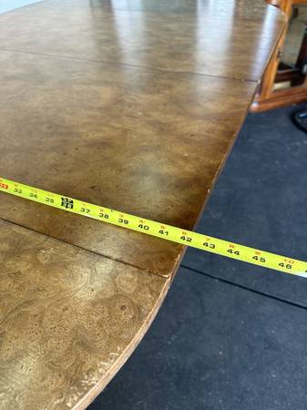 Mid 20th Century Mastercraft Hollywood Regency Scalloped-Top Burl and Brass Dining Table #0212