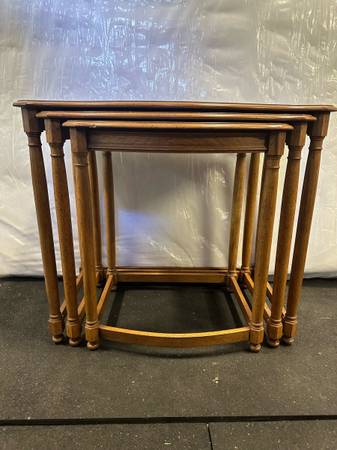 Vintage Mid Century Henredon Nesting Tables Oak Wood #0325