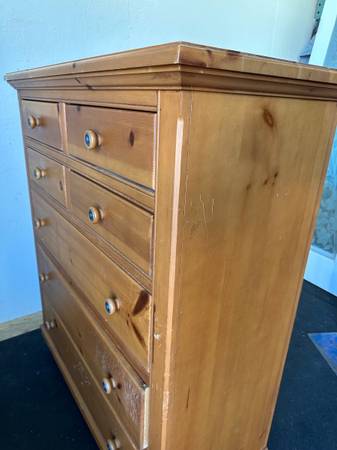 Knotty Pine solid Wood 7 Drawer Dresser #0225