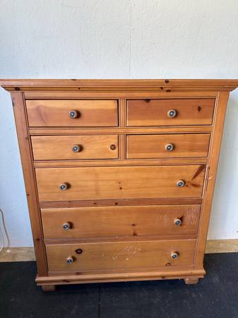 Knotty Pine solid Wood 7 Drawer Dresser #0225