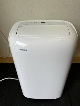 Toshiba 12,000 BTU Portable Air Conditioner #0332