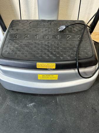 ZAAZ 20K Vibration Plate Exercise Machine. $2400 Brand new #0148