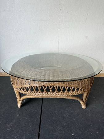 Mid Century Vintage Wicker Rattan Braided Round Coffee Table Glass Top #0351