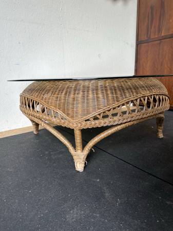 Mid Century Vintage Wicker Rattan Braided Round Coffee Table Glass Top #0351