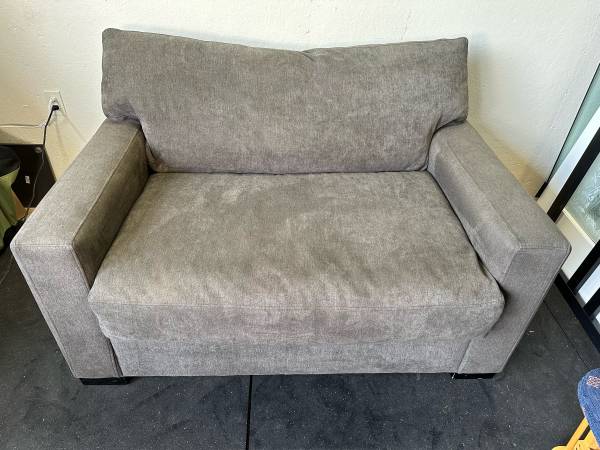 Pacific Furniture Industries Couch and Love Seat Gray #0119/0117