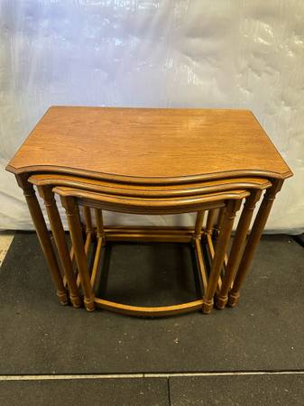 Vintage Mid Century Henredon Nesting Tables Oak Wood #0325