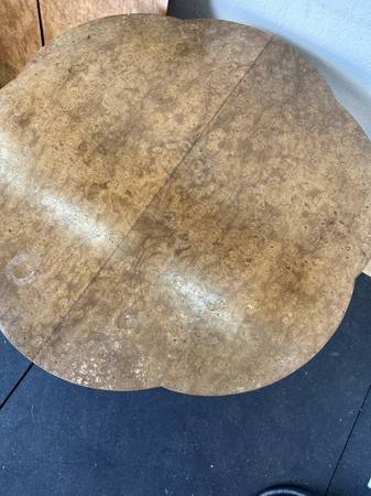 Mid 20th Century Mastercraft Hollywood Regency Scalloped-Top Burl and Brass Dining Table #0212