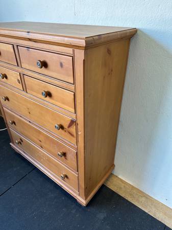 Knotty Pine solid Wood 7 Drawer Dresser #0225