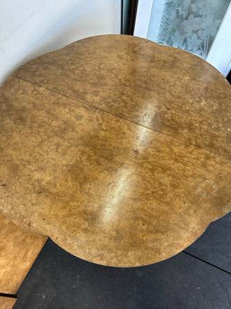 Mid 20th Century Mastercraft Hollywood Regency Scalloped-Top Burl and Brass Dining Table #0212