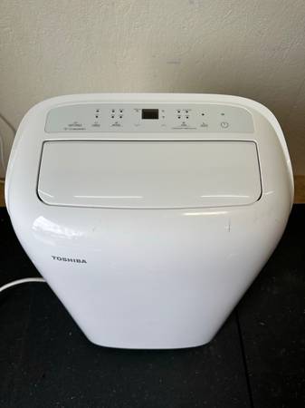 Toshiba 12,000 BTU Portable Air Conditioner #0332