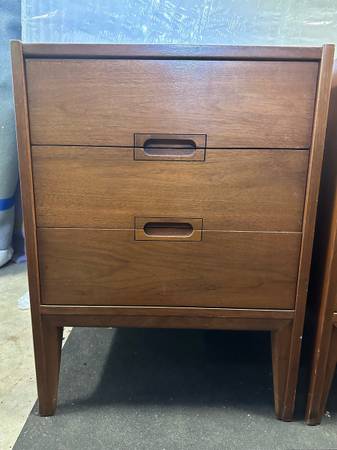 Pair of Mid Century Walnut End Table Side Table Night Stands Dovetail Drawers #0326