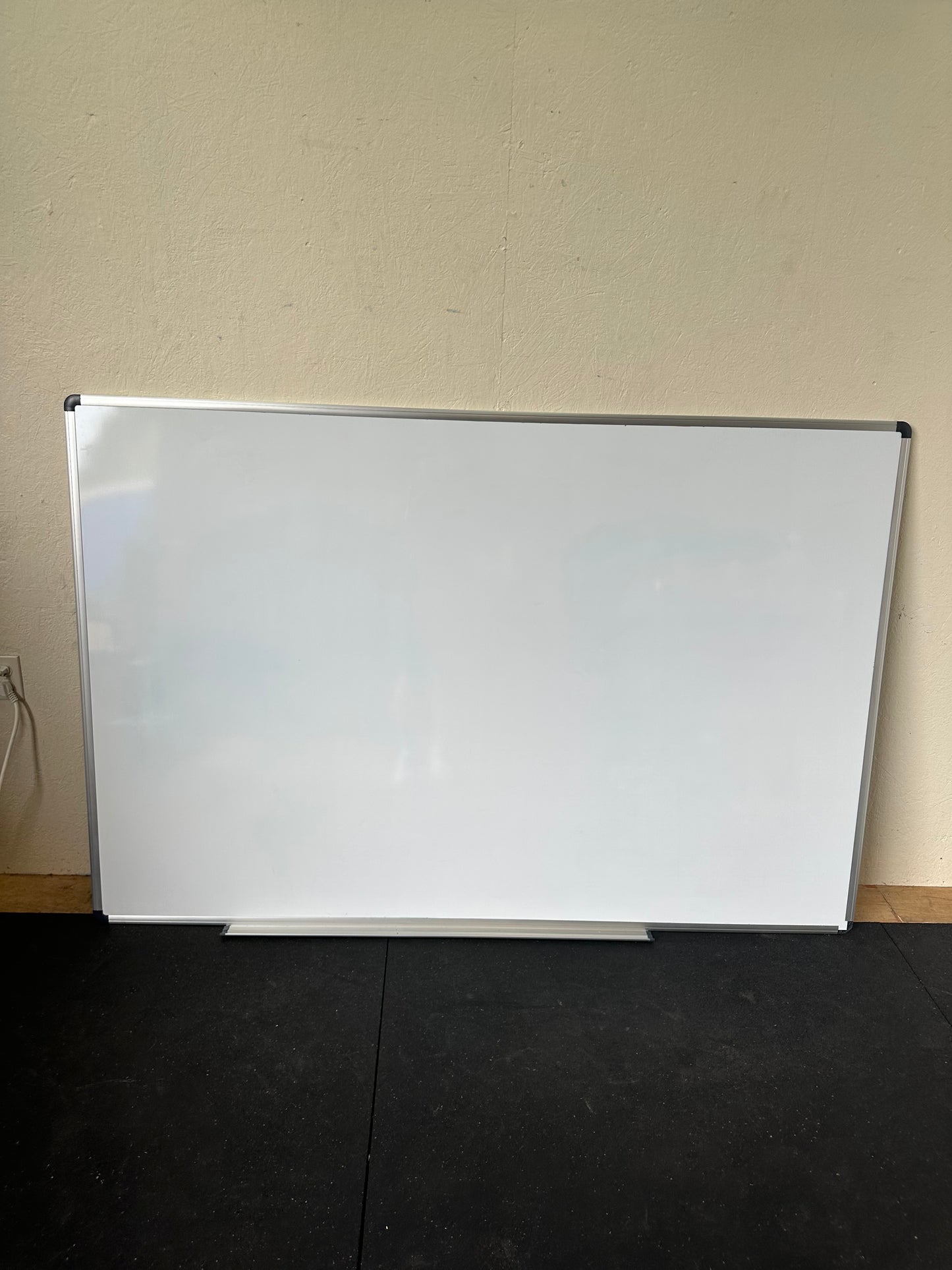 6’ x 4’ Wall Mounted White Board #0614