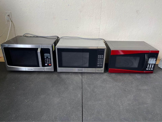 Toshiba Microwave #0634