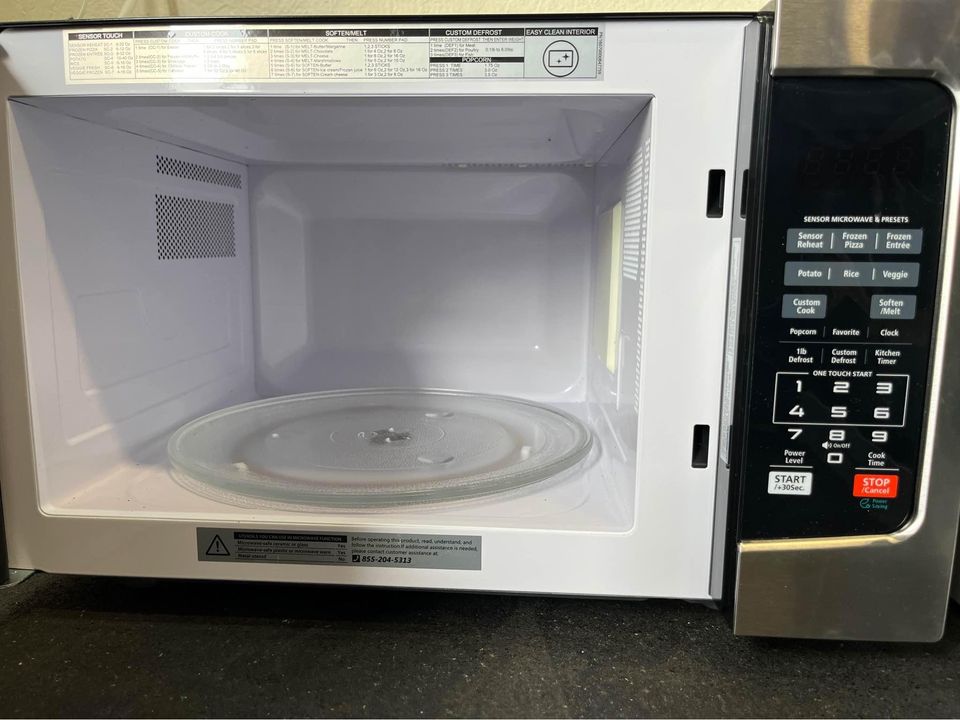 Toshiba Microwave #0634