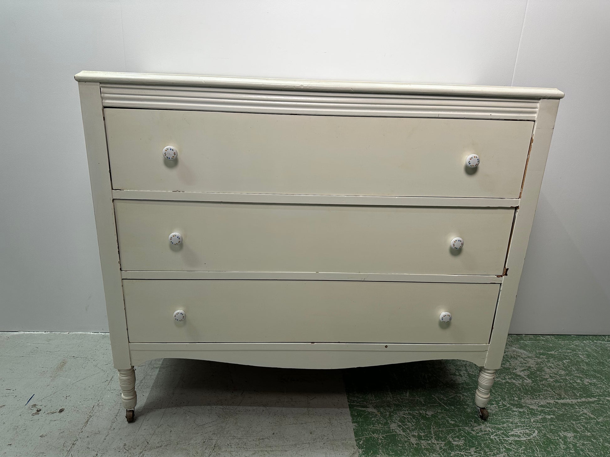 Vintage Dovetail 3 Drawer Dresser on Caster Wheels #0958 KitsapReuse Vintage Dovetail 3 Drawer Dresser on Caster Wheels #0958 KitsapReuse