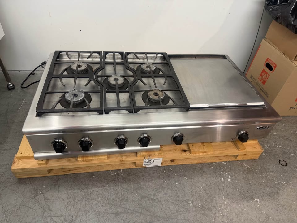 DCS Hood Range LP Gas 5 Burner/Griddle Stove Top