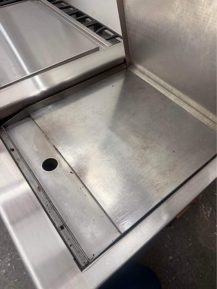 DCS Hood Range LP Gas 5 Burner/Griddle Stove Top