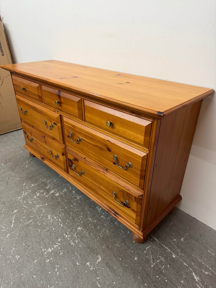7-Drawer Pine Wood Dresser