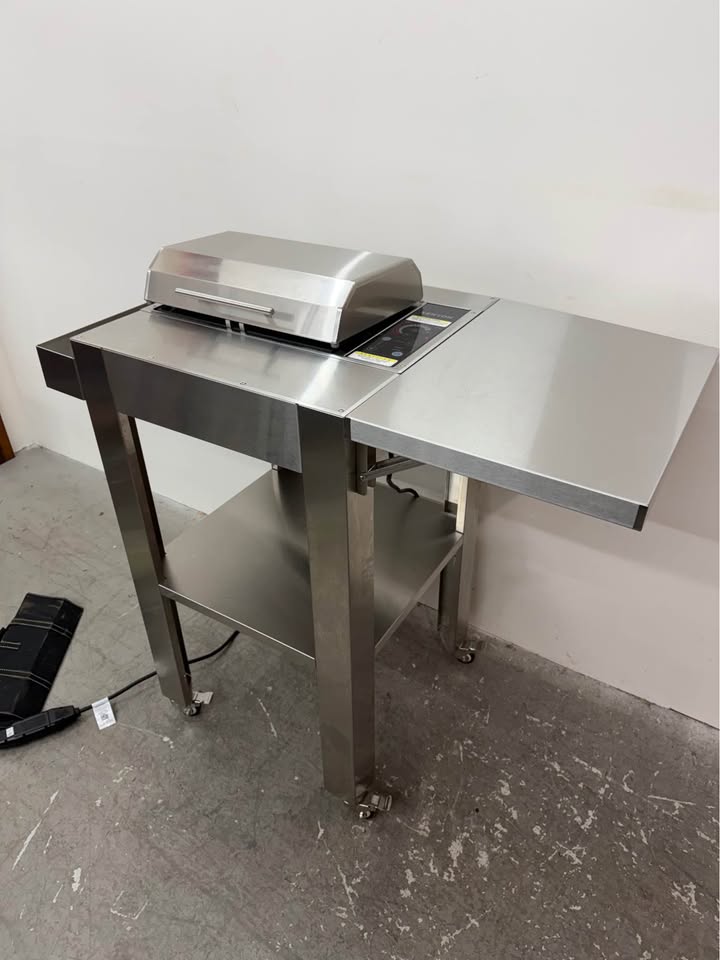 Kenyon Electric 120v Stainless Grill
