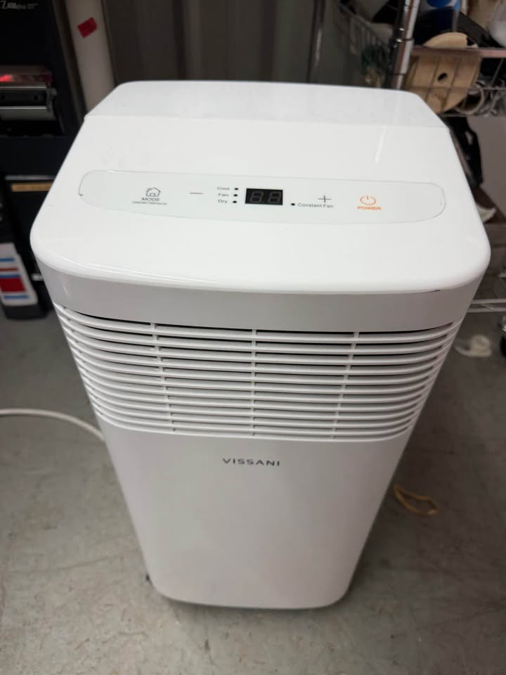Vissani 8500 BTU Mobile type Air Conditioner