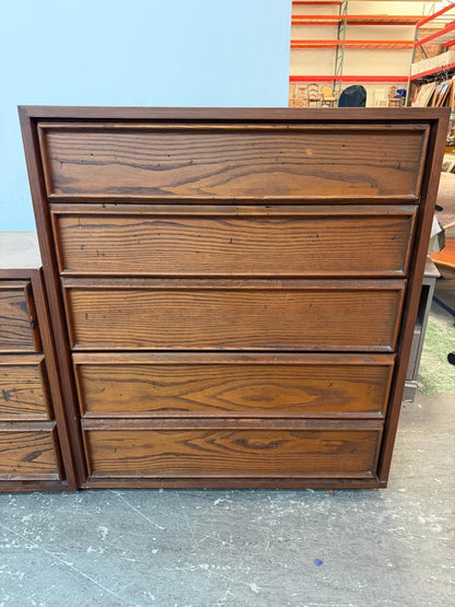 2 Piece Dillingham Mid-Century Modern Dresser and Chest of Drawers