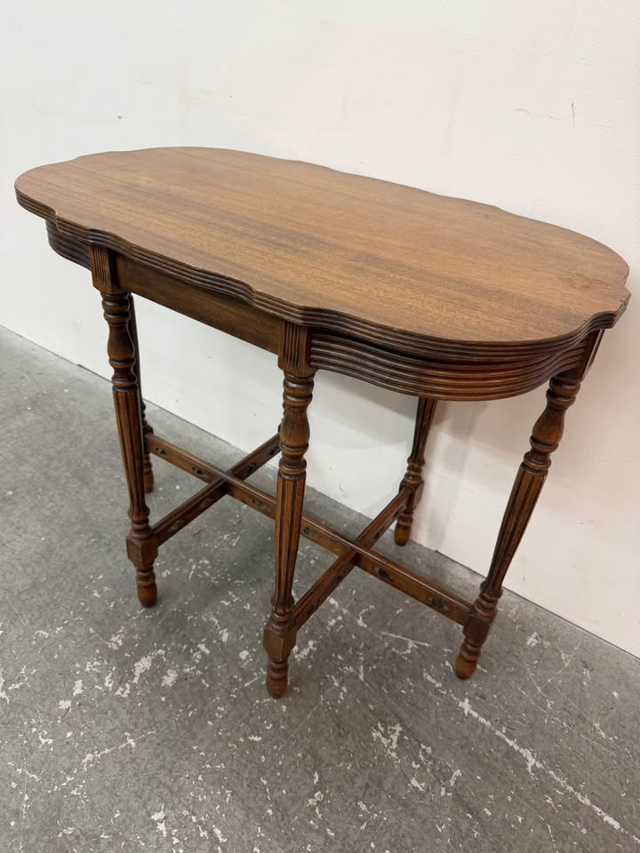 Vintage Edwardian Mahogany Parlor Table