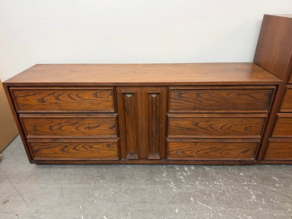 2 Piece Dillingham Mid-Century Modern Dresser and Chest of Drawers