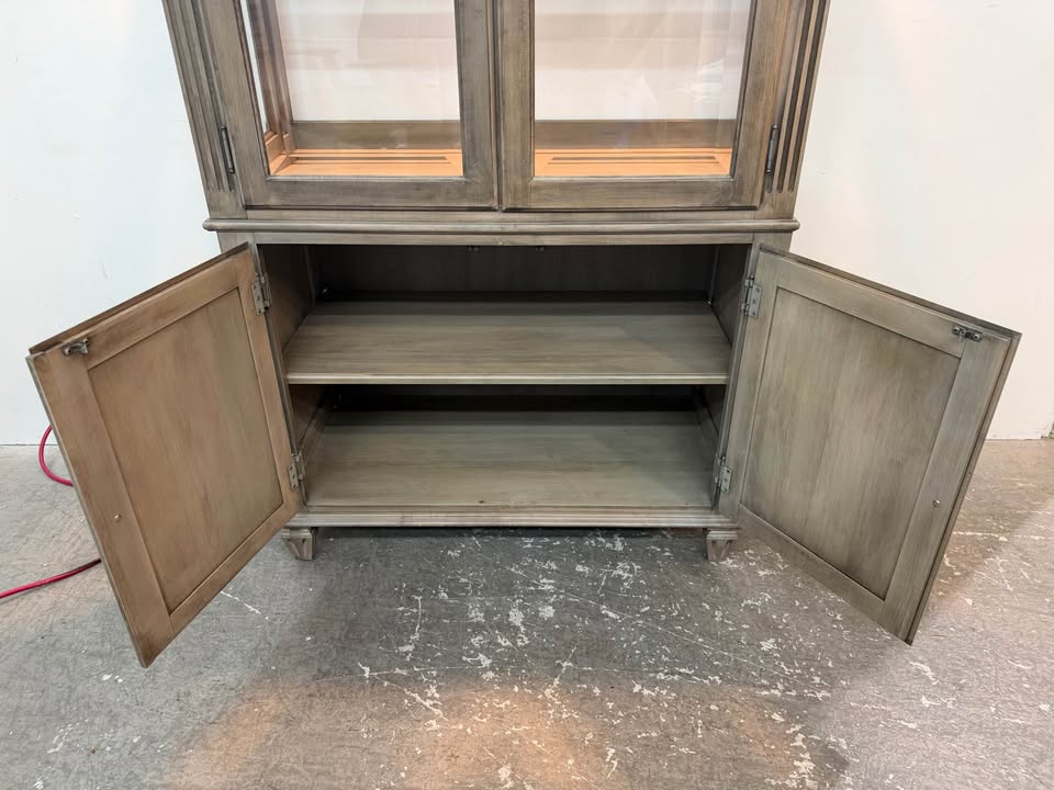 Ethan Allen Display Small China Hutch With Lights and Storage #2367