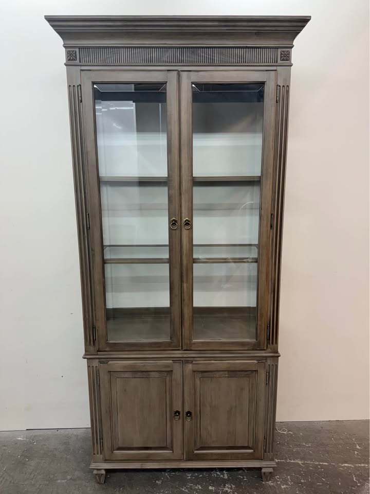 Ethan Allen Display Small China Hutch With Lights and Storage #2367