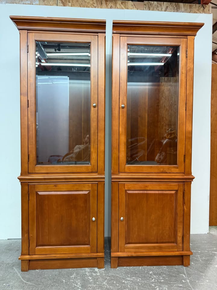 Pair of Thomasville Wood Display Cabinets with Glass Doors #2479