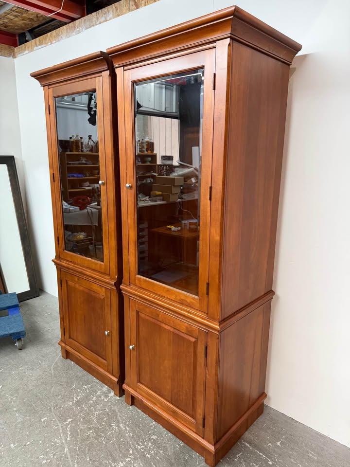 Pair of Thomasville Wood Display Cabinets with Glass Doors #2479