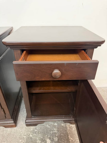 Stanley Furn Dark Wood Dovetail Drawer Nightstands #2493