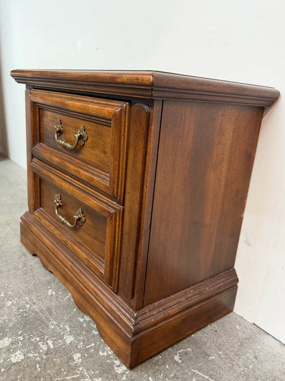 Traditional Wooden 2-Drawer Nightstand #2512