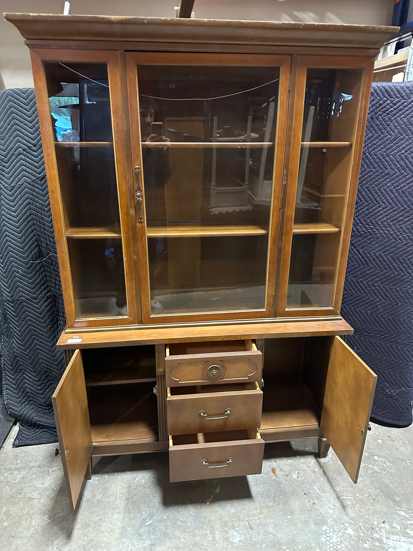 Stanley Mid Century Modern China Cabinet #0376