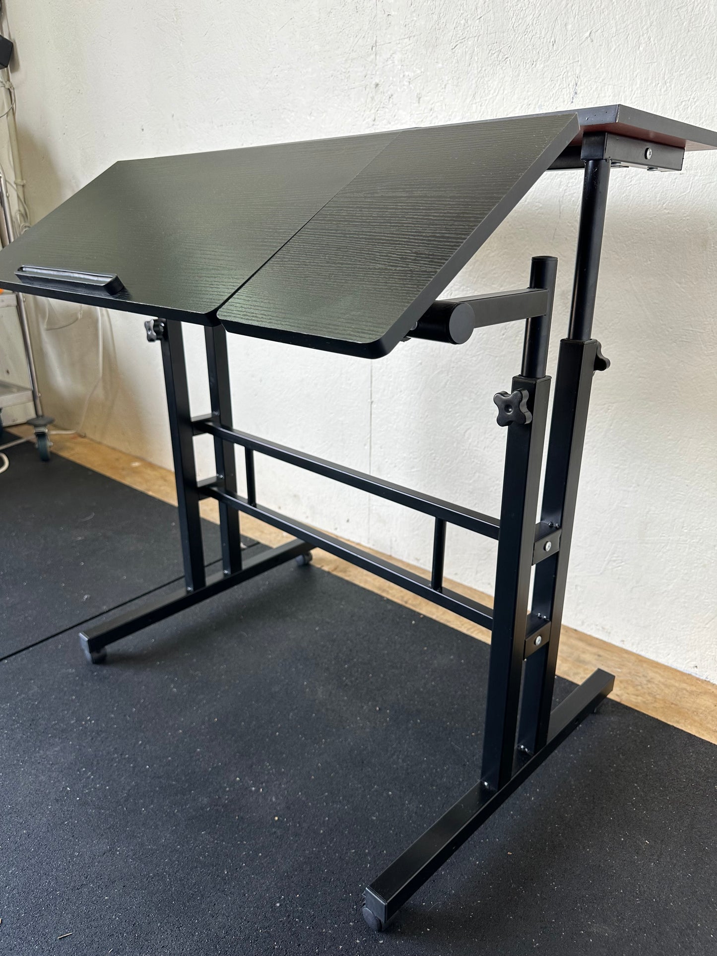 Adjustable Height Mobile Desk Work Station #0309