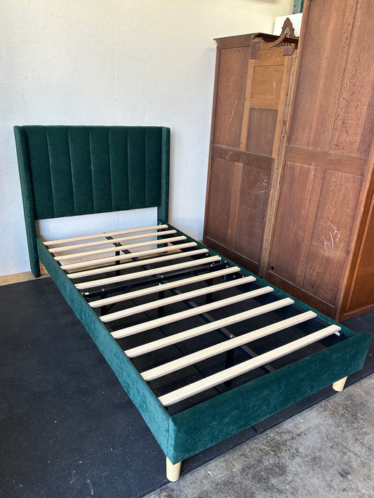 Green Velvet Upholstered Wingback Platform Bed Twin #0392