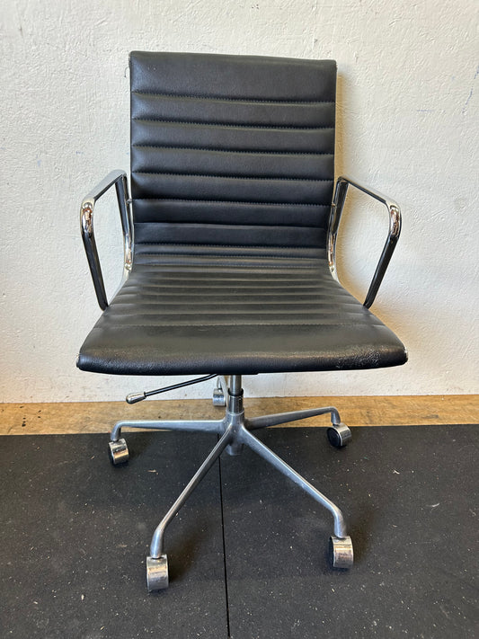 Modern Leather and Aluminum Rolling Office Chair #0685