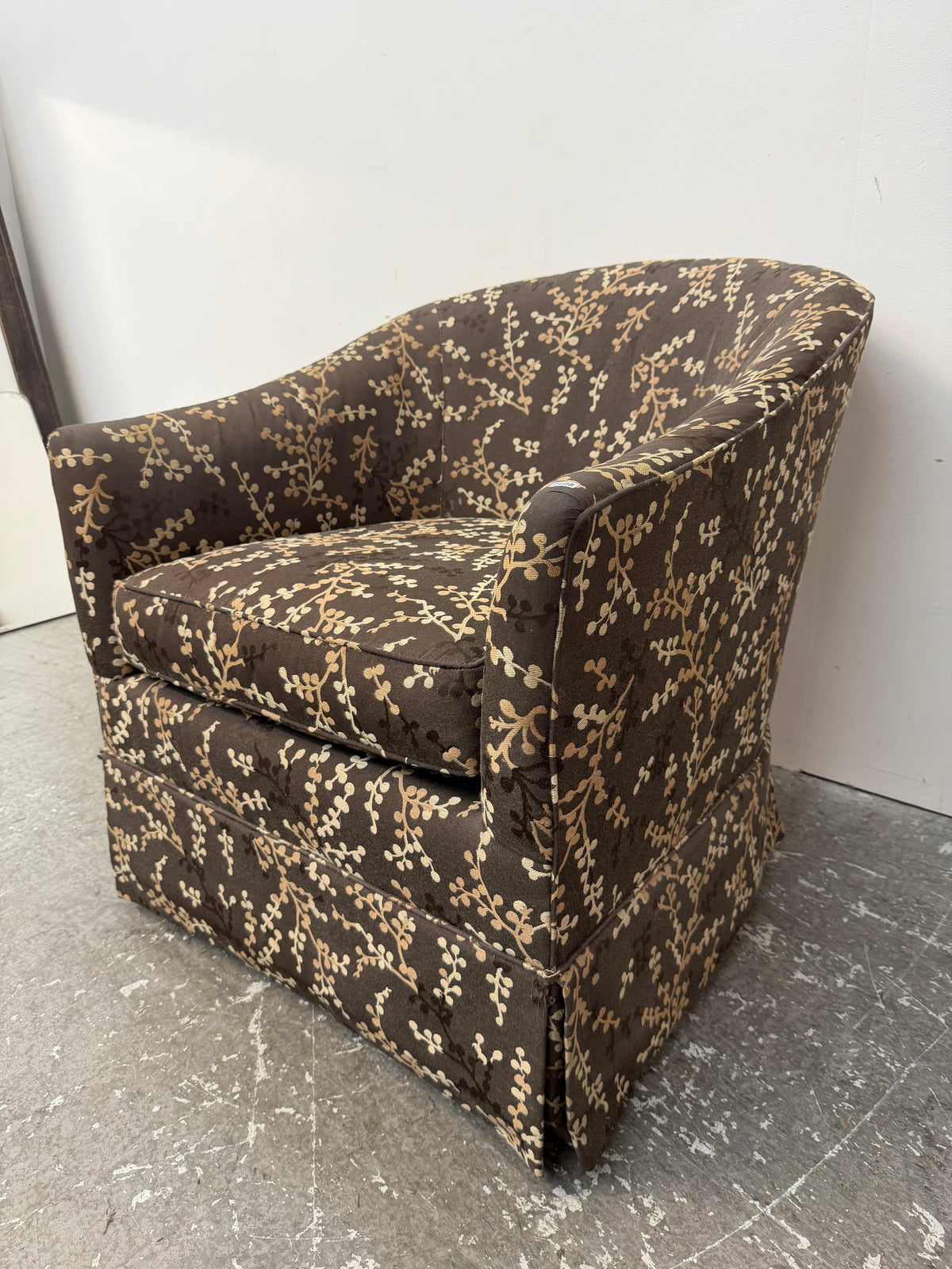 Sherrill Brown Branch Pattern Premiuim Upholstered Tub Chair #2608