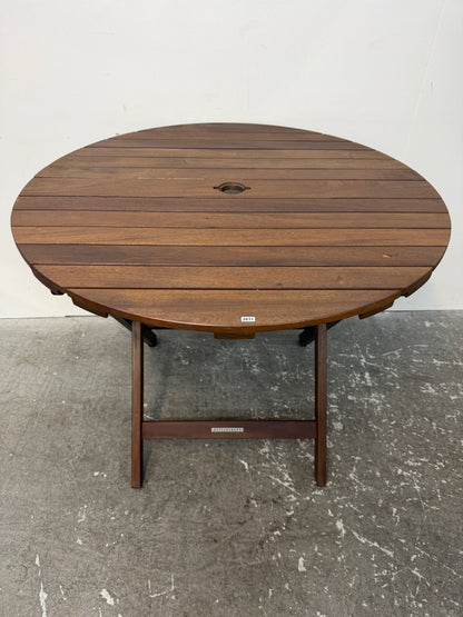 Pottery Barn Folding Round Bistro Table with Two Chairs #2611